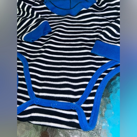 Gagou Tagou | black and white striped onesie with blue dog | size 24m - Picture 3 of 5